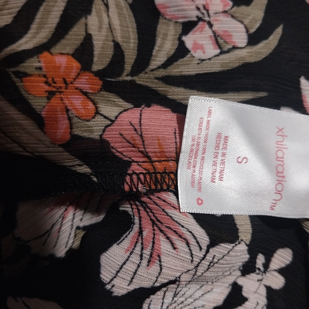 Xhilaration Floral Print Top